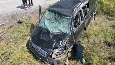 Şarampole devrilen minibüste 1 kişi öldü, 2 kişi yaralandı