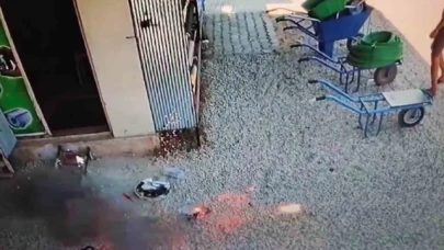 Tamircide şarja takılı robot süpürge önce alev aldı sonra bomba gibi patladı