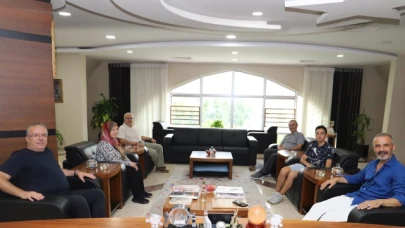 Turabi, Yılmaz ve ailesini misafir etti