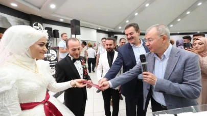 Vali Doruk ve Vekil İpek Nikah Şahidi Oldu