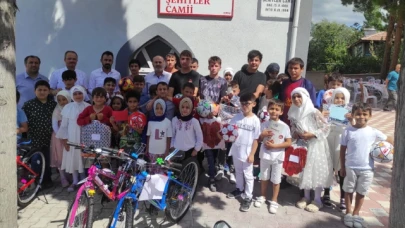 Yaz Kur’an Kursunda Başarılı Olan Öğrencilere Bisiklet Hediye Edildi