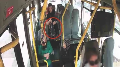 Yolcu fark etti şoför para dolu çantayı sahibine teslim etti