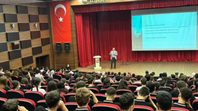 Amasya'da "Peygamberimiz ve Şahsiyet İnşası" konferansı düzenlendi