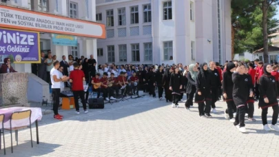 Amasya'da "Yeni Öğrencilerle Tanışma Mezunlarla Buluşma" etkinliği