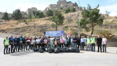 Amasya Kalesi'nde çevre temizliği yaptılar