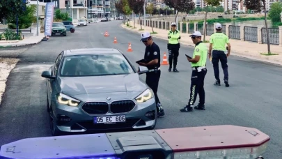 Amasya polisinden emniyet kemeri ve kask denetimi