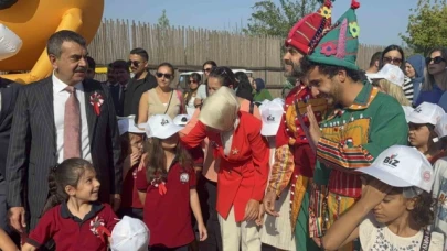 Bakan Tekin ve Bakan Göktaş, BİZ Projesi'nin tanıtımına katıldı
