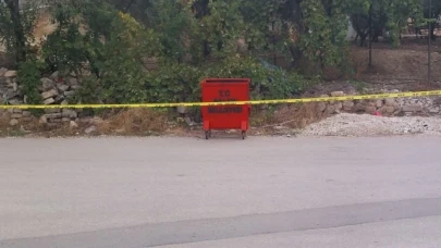 Çöpe atılan poşetten bebek cesedi çıktı