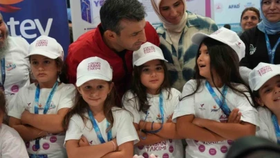Cumhurbaşkanı Erdoğan'ın torunundan çocukların konumunu bildirecek akıllı ayakkabı projesi