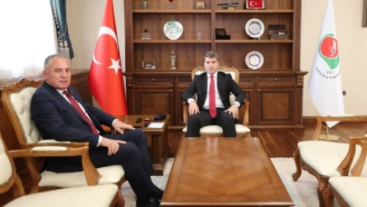 Özalp'ten Vali Bakan'a ziyaret