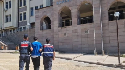 Şantaj ve taciz suçlarından aranan firari yakalandı