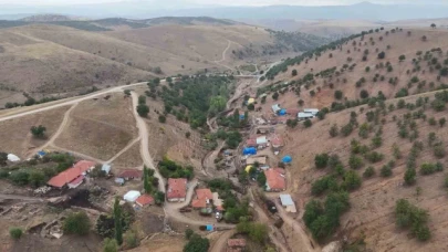 Şiddetli yağış sele dönüştü: Köylüler, dereyi tıkayan komşularına tepki gösterdi