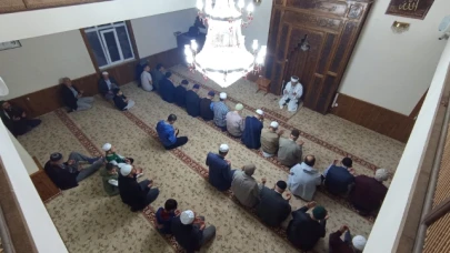 Sultaniye Camii'nde Sabah Namazı Programı Düzenlendi