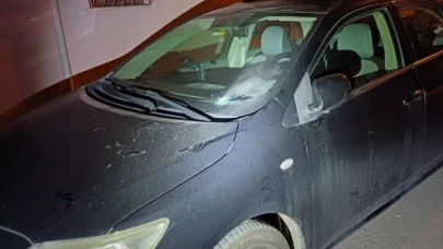 Alacak-verecek meselesinde silahlar konuştu, 4 araç zarar gördü