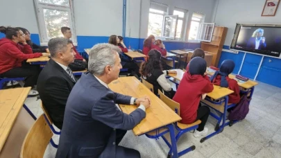 Davu, Şehit Hüseyin Kavaklı Fen Lisesi'ni ziyaret etti