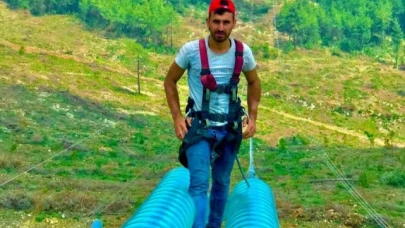 Elektrik işçisi direkten düşerek hayatını kaybetti
