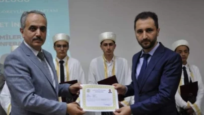 Gümüşhacıköy'de Kur'an Kursu Öğreticilerine 'Başarı Belgesi'