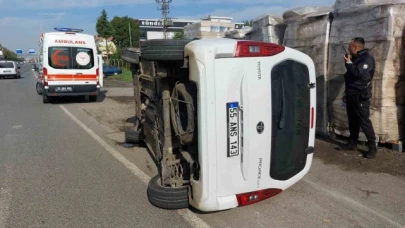 Hastaneye giderken kaza geçirdiler: 2 yaralı