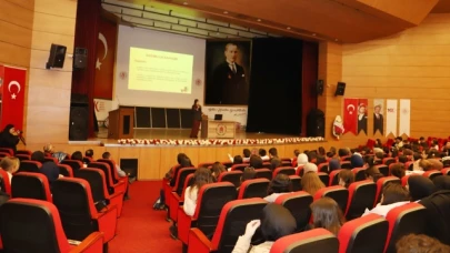 İlişki Bağımlılığı Konulu Konferans Düzenlendi