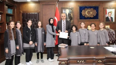 İmam Hatip Ortaokulu Öğrencilerinden Anlamlı Bağış