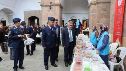 Karaaslan Mehmetçik Camii yararına düzenlenen kermese katıldı