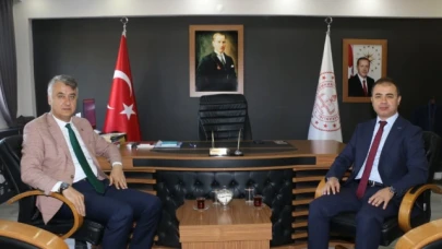 Katipoğlu, Göynücek'te kurum personeli ile tanıştı