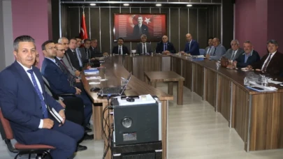 Katipoğlu, okul müdürleri ile değerlendirme toplantısı yaptı