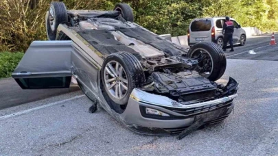 Kiralık otomobille takla attılar: 3 yaralı