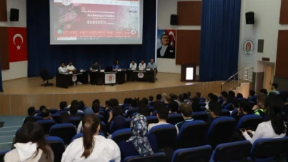 Mühendislik Fakültesi mezunları ile öğrenciler buluştu