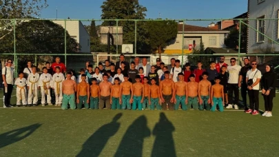 Özalp, sporcuların gösteri etkinliklerine katıldı