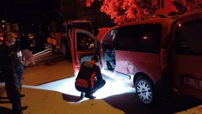 Park halindeki araç kundaklandı