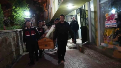 Polis memuru, tartıştığı eşini öldürdü