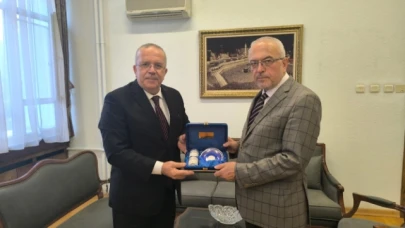 Rektör Turabi Dekan Aycan'a konuk oldu