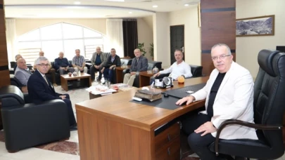 Selanik Muhacirleri, Turabi’i ziyaret etti
