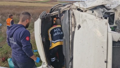 Tarım işçilerini taşıyan minibüsün karıştığı kazada yaralı sayısı 22'ye çıktı