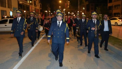 Taşova'da Fener Alayı Yürüyüşü düzenlendi