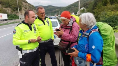 Venedik'ten yola çıkan 73 ve 79 yaşındaki kadın yazarların yürüyerek İpekyolu yolculuğu