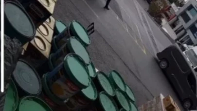 Yolun karşısına geçmeye çalışan adamı kamyon ezdi