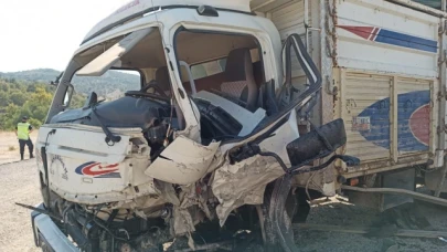 2 aracın çarpışması sonucu 2 kişi yaralandı