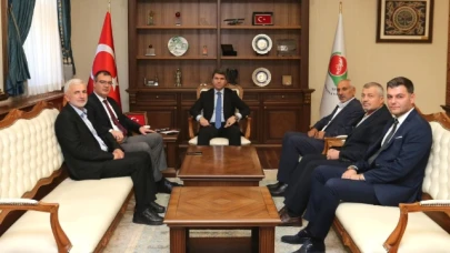 AK Parti Gümüşhacıköy heyetinden Bakan'a ziyaret