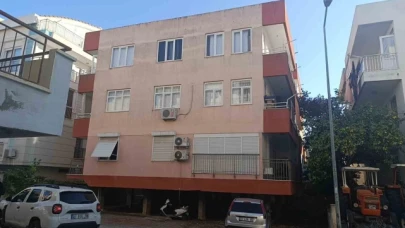 Apartman merdiveninde kalp krizi geçirip hayatını kaybetti