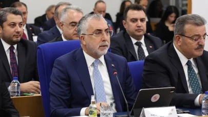 Bakan Işıkhan: "Deprem bölgesindeki 4 il ve 2 ilçeye 2025 yılı için TYP kapsamında 10 bin ilave istihdam verilecek"