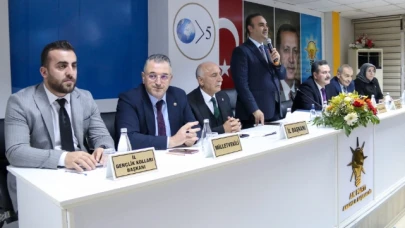 Bakan Kacır AK Parti İl Başkanlığı'nı ziyaret etti