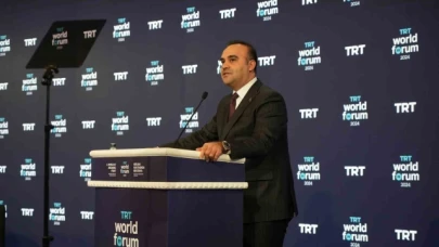 Bakan Kacır: "Türkiye'nin dünyadaki teknolojide öncü rolünün ispatı, Bayraktar TB3'ün kısa pistli gemilere iniş kalkış yapan ilk SİHA olması"