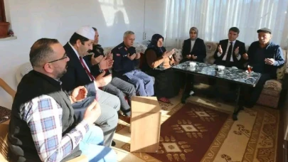 Bakan, Şehit Vural Gül'ün ailesini ziyaret etti