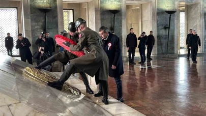 Bakan Tekin, 81 ilden gelen öğretmenlerle Anıtkabir'i ziyaret etti