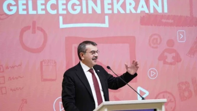 Bakan Tekin: "Siber güvenlik konusunda toplumun korunmaya muhtaç bütün kesimlerinin korunabileceği bir yasal metin hazırlığı içerisindeyiz"