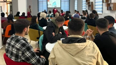 Bir Konu Bir Konuk Projesi devam ediyor