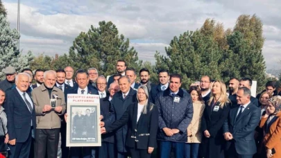 Bülent Ecevit vefatının 18'inci yılında mezarı başında anıldı