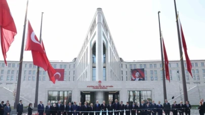 Cumhurbaşkanı Erdoğan: "Bölgemizi kasıp kavuran yıkımların, sınırlarımıza dayanmasını, bizi de yakmaya başlamasını beklemeyeceğiz"